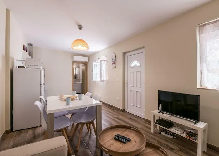 Lovelystay - Sweet Escape Ii - Backyard Daire